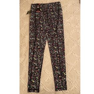 NWT VS Knockout Mid Rise Tight Size M